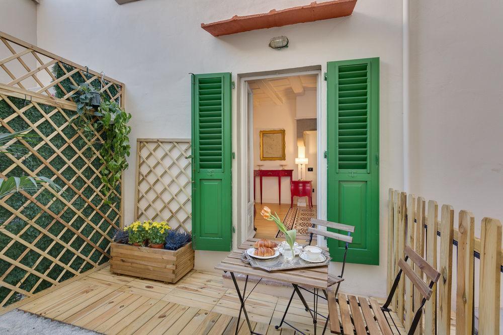 Residenza D'Epoca Borgo Albizi Florença Exterior foto