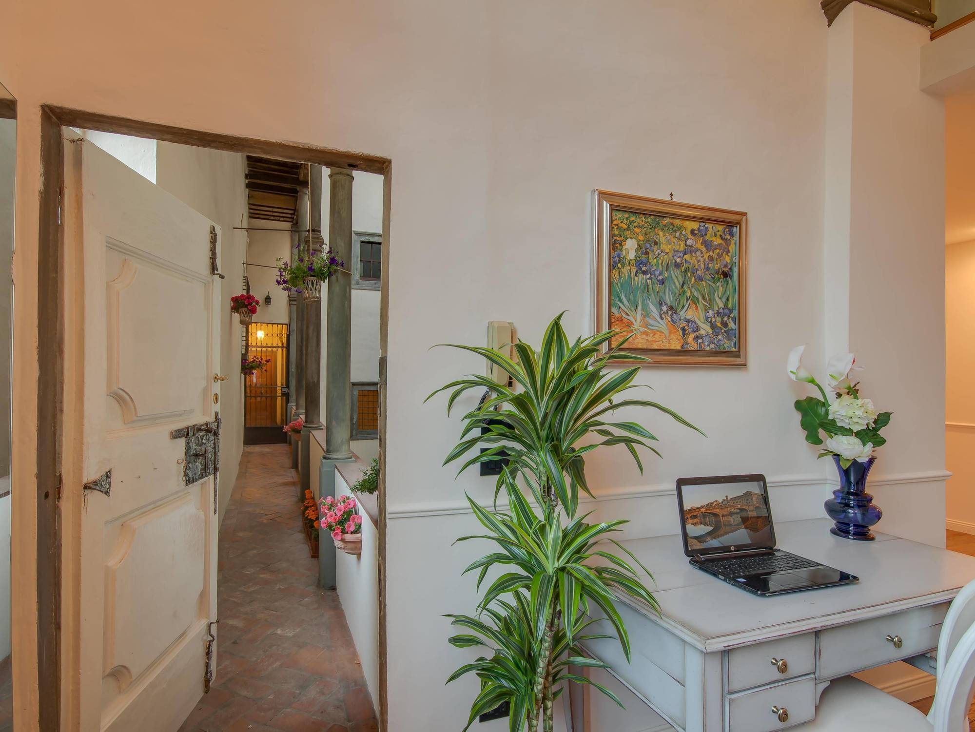 Residenza D'Epoca Borgo Albizi Florença Exterior foto