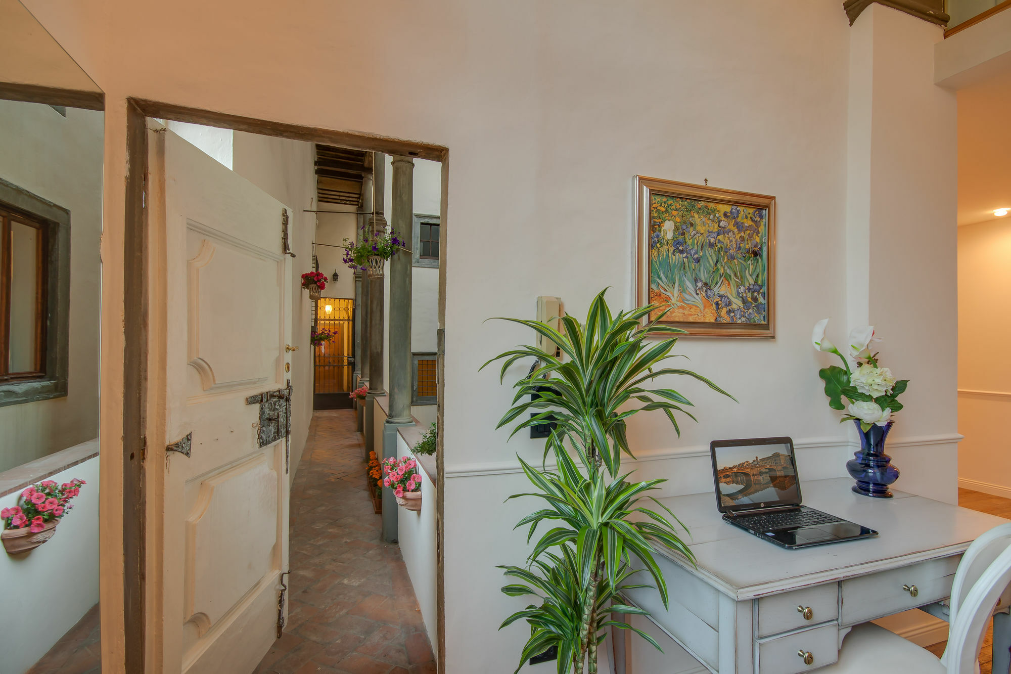 Residenza D'Epoca Borgo Albizi Florença Exterior foto